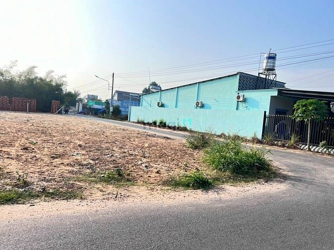 Hình ảnh Cần sang lỗ 2.000m2 đất shr mt đường 24m sát chợ dân đông giá 190 tr