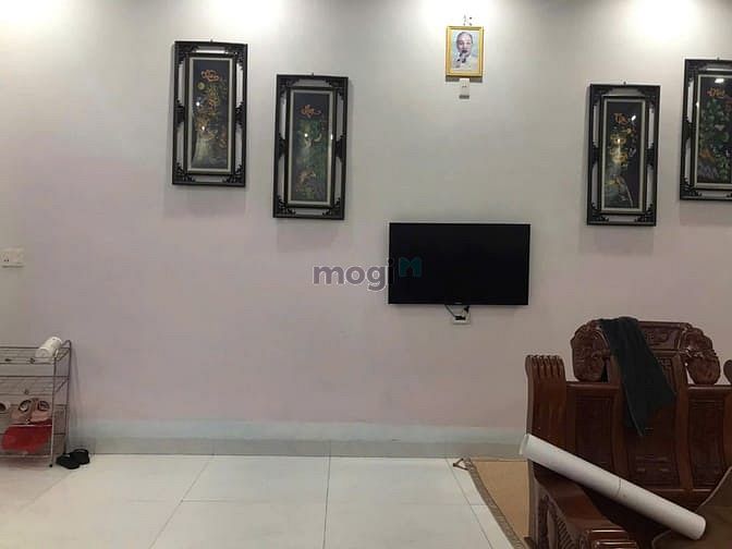 Hình ảnh Cho thuê nhà 3 tầng MT đường Phước Lý có sân để xe