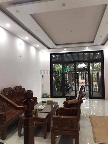 Hình ảnh Cho thuê nhà 3 tầng MT đường Phước Lý có sân để xe