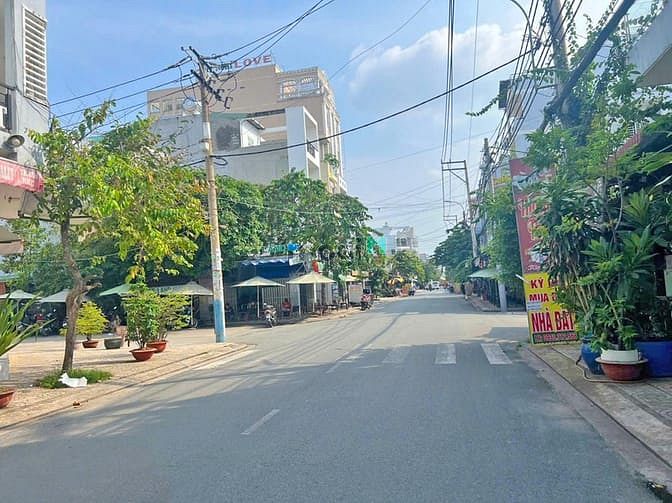 Hình ảnh Lô đất cần bán hẻm 413/ Lê Văn Qưới, dt:80m2, hẻm 10m, Giá: 7,9 tỷ.