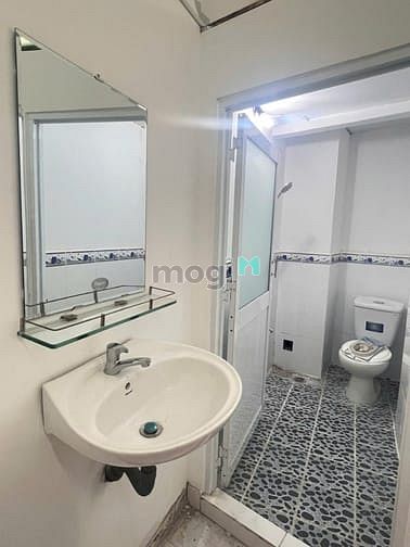 Hình ảnh Cho thuê phòng cửa sổ đầy đủ nội thất ngay chân cầu Nguyễn Tri Phương