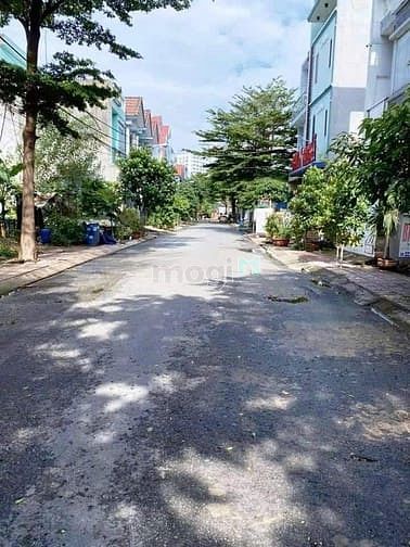 Hình ảnh Lô đất ngộp 300m2đất thổ cư đường Dương Công Khi chỉ 550tr sổ riêng