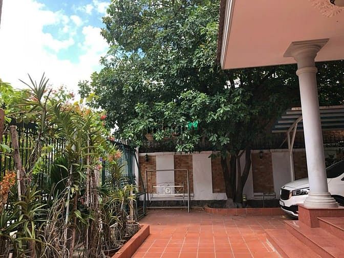 Hình ảnh Cần bán biệt thự đường số ngay Lâm Văn Bền Q7- Ngang 16x20m,Nhà 3Tầng