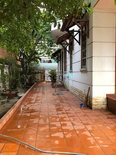 Hình ảnh Cần bán biệt thự đường số ngay Lâm Văn Bền Q7- Ngang 16x20m,Nhà 3Tầng