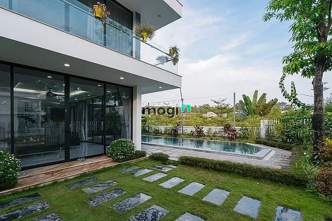 Hình ảnh BIỆT THỰ - 4500$ / 5PN + 4WC / Đông - Nam
