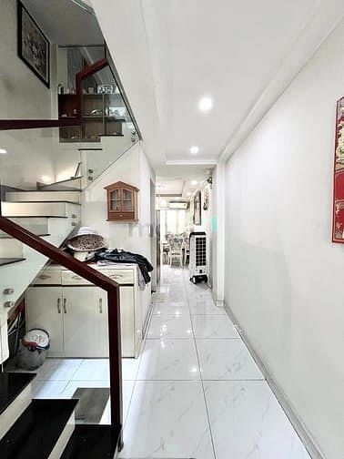 Hình ảnh Bán gấp căn Đường 3/2 Q10 51m2 sổ sẵn