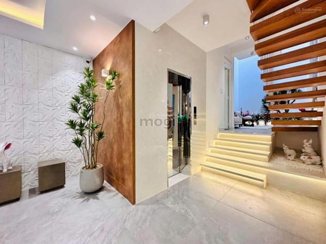 Hình ảnh Bán gấp căn ở 402 Lê Văn Sỹ Q3, 75m2 2tỷ8 đang cho thuê 20tr SHR
