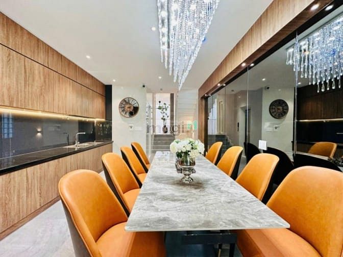 Hình ảnh Bán gấp căn ở 402 Lê Văn Sỹ Q3, 75m2 2tỷ8 đang cho thuê 20tr SHR