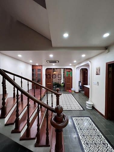 Hình ảnh Cho thuê biệt thự  rộng 160m2  ,siêu đẹp  tại -q3