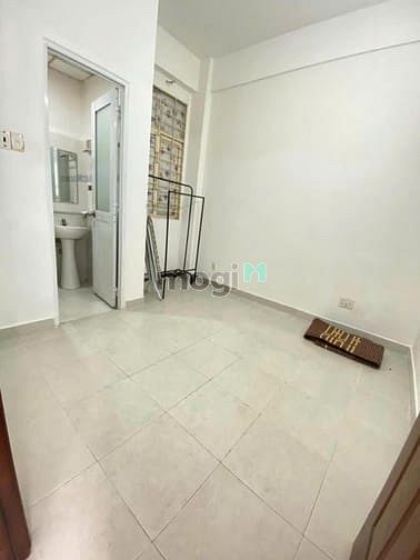 Hình ảnh Chung cư 10A Trần Nhật Duật,Tân Định,Quận 1: 50m2,1p ngủ, 8tr