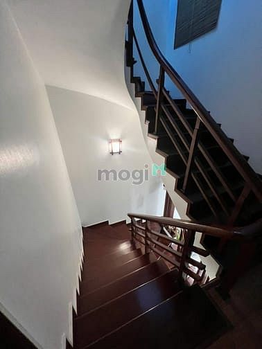 Hình ảnh Cho thuê nhà 5 phòng ngủ thoáng gần phố full nội thất Âu Cơ, Tây Hồ