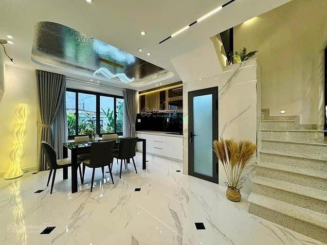 Hình ảnh Cô Hạnh bán gấp nhà Lê Văn Sỹ, quận 3, 65m2, giá 3 tỷ 170, sổ hồng sẵn