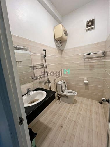 Hình ảnh Cho thuê nhà 5 phòng ngủ thoáng gần phố full nội thất Âu Cơ, Tây Hồ