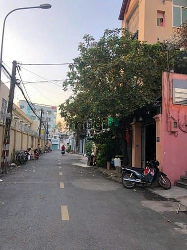 Hình ảnh Bán tòa nhà văn Phòng ngay ngã tư Thủ Đức 30tỷ/770m2.