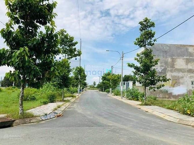 Hình ảnh Chính chủ cần bán lô đất 2 mặt tiền 96m2 giá 2ty350