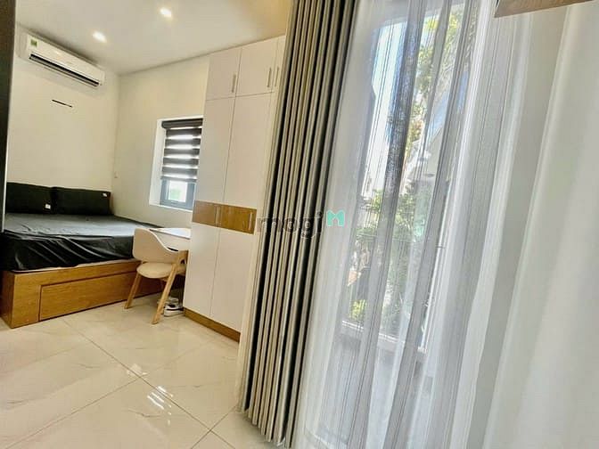 Hình ảnh Ban công cửa sổ lớn full NT siêu xinh tại Cách Mạng Tháng 8, Quận 3