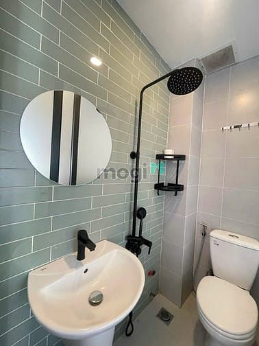 Hình ảnh Ban công cửa sổ lớn full NT siêu xinh tại Cách Mạng Tháng 8, Quận 3