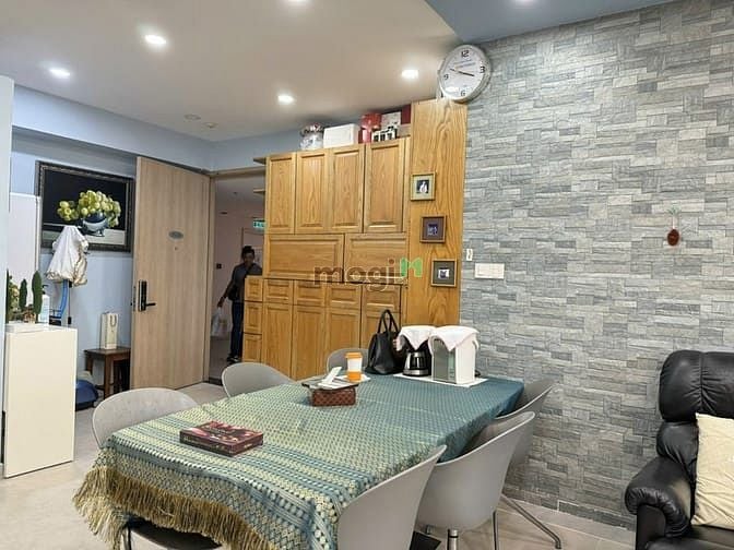 Hình ảnh Chủ đi nước ngoài cần bán gấp CH Riviera Point Q7 2PN giá tốt nhất.