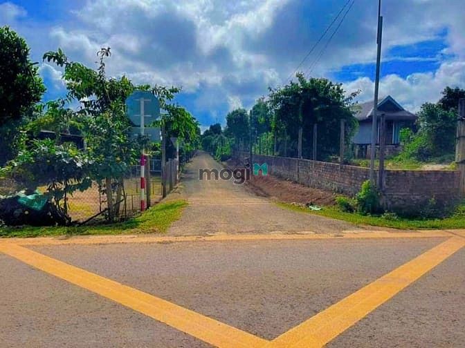 Hình ảnh Đất thổ cư ngay Trung tâm UBND xã IaSao