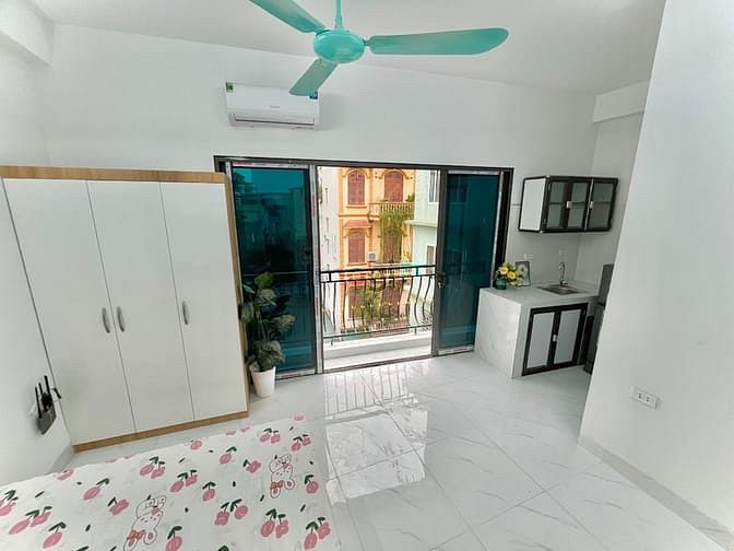 Hình ảnh Cho thuê STudio ban công full nội thất mới nằm ngay Thành phố giao lưu
