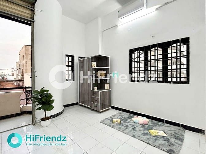 Hình ảnh Phòng Ban-công mới cách Phú Lâm 6 phút