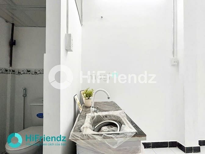 Hình ảnh Phòng Ban-công mới cách Phú Lâm 6 phút