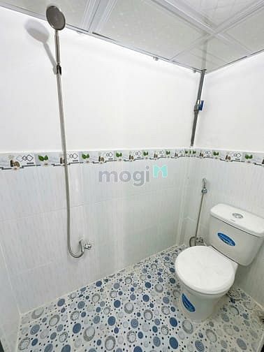 Hình ảnh Phòng Ban-công mới cách Phú Lâm 6 phút