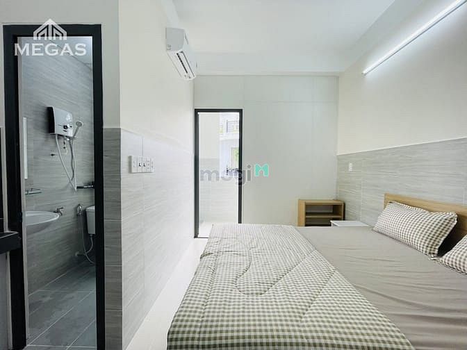 Hình ảnh Cho Thuê Studio Full Nội Thất Cửa Sổ Trời Ngay Cầu Đỏ - Nguyễn Xí
