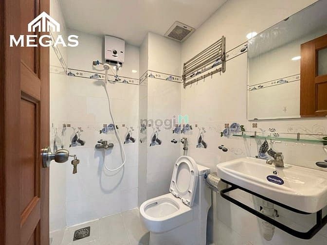 Hình ảnh Studio Full Nội Thất Cửa Sổ Trời Ngay Mặt Tiền Đặng Thùy Trâm