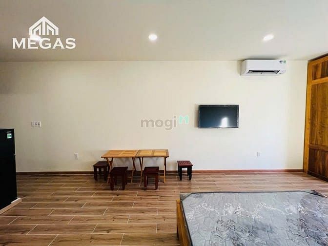 Hình ảnh Căn Hộ Dịch Vụ Ban Công Thoáng Mát Gần Chợ An Nhơn,Vincom Phan Văn Trị