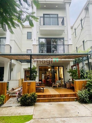Hình ảnh Cho thuê căn biệt thự góc Nine South khu compound 4PN 4WC 32tr/th.