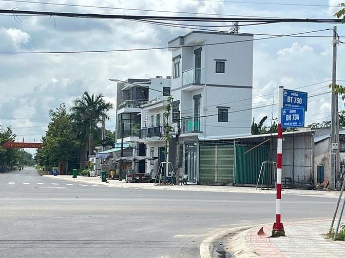 Hình ảnh Mặt tiền đường DH704 tại Bình Dương
