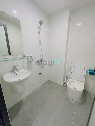Hình ảnh Căn Hộ Ban Công ... Rộng 40m2 ... Ngay Mặt Tiền Đường
