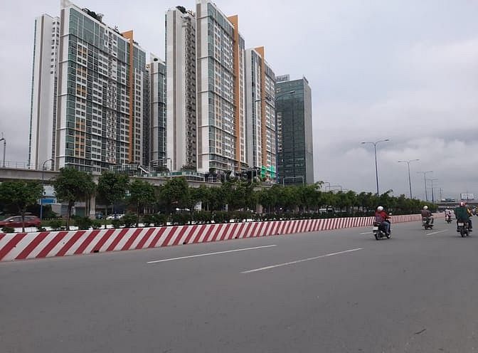 Hình ảnh Bán đất 6x20 mặt tiền đường song hành Hà Nội Q.2 giá 25 tỷ