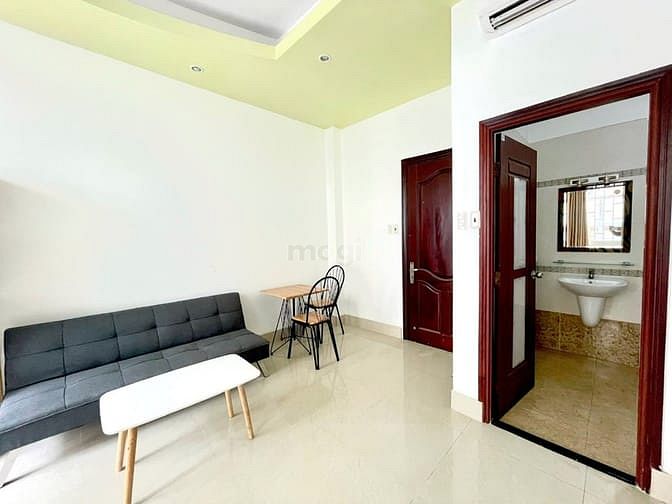 Hình ảnh Studio cửa số ban công thoáng mát Quận 10 gần ĐH Bách Khoa