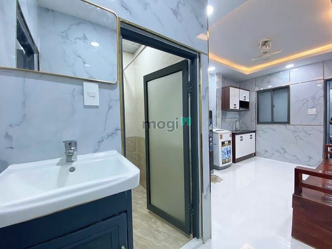 Hình ảnh Studio full nội thất, có bancol ngay ngã tư Thủ Đức, cách HUB, UTE 3P