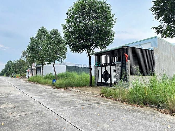 Hình ảnh Bán đất Mỹ Phước 3, Lô J8 DT 150m2 MT đường 16m, gần chợ, dân đông