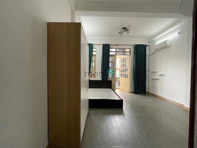 Hình ảnh Trống phòng studio có ban công