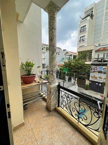 Hình ảnh Trống phòng studio có ban công