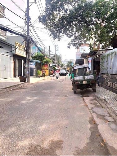 Hình ảnh nhà 2 tầng cũ, ngang to 10m,xây biệt thự, hẻm 6m ngay phan huy ích, 13
