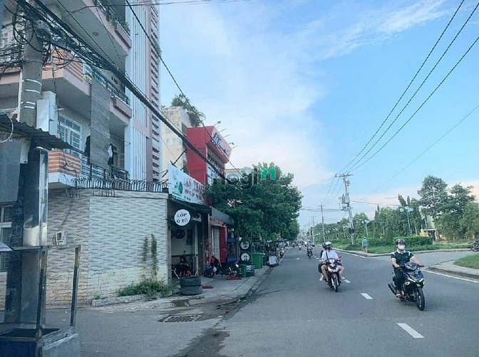 Hình ảnh BÁN nhà 2 tầng hẻm xe tải thông phạm văn bạch