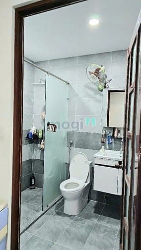 Hình ảnh BÁN nhà 4 tầng cộng hòa hẻm thông xe tải
