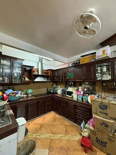 Hình ảnh nhà 4 tầng mặt tiền đường đồng đen