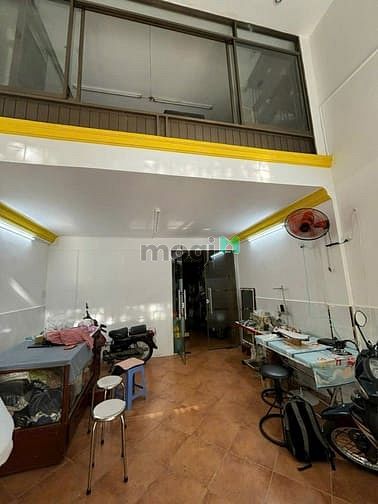 Hình ảnh nhà 4 tầng mặt tiền đường đồng đen