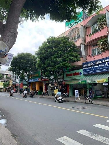 Hình ảnh nhà 4 tầng mặt tiền đường đồng đen