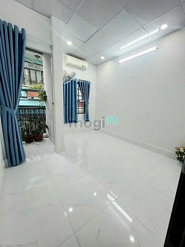 Hình ảnh nhà 2 tầng hẻm cộng hòa phường 13