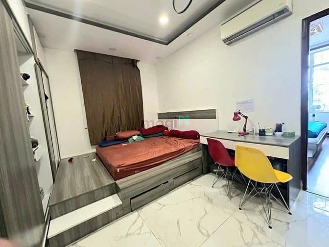 Hình ảnh nhà 6 tầng mặt tiền kd đường văn chung