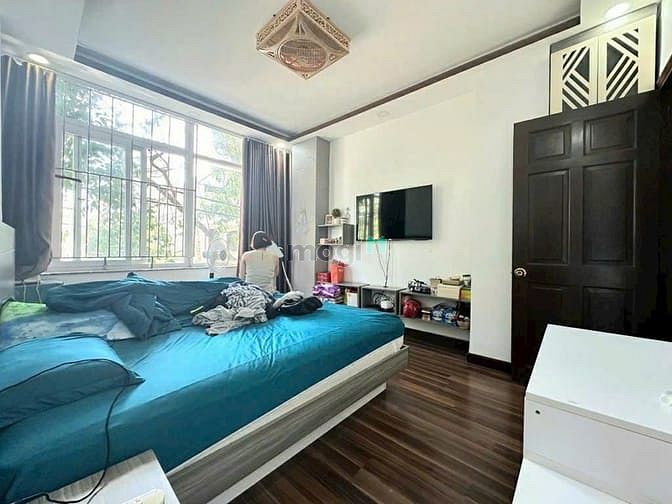 Hình ảnh nhà 6 tầng mặt tiền kd đường văn chung