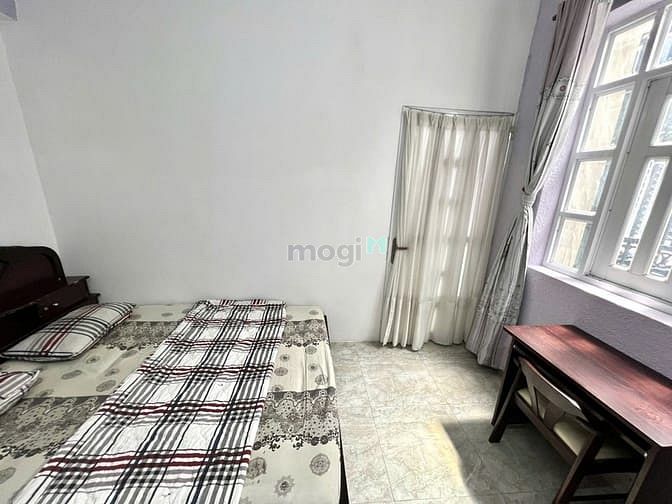 Hình ảnh Cho thuê CHDV full nội thất thoáng gió ngay trung tâm Quận 3