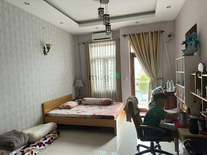 Hình ảnh nhà 5 tầng mặt tiền đường bình giã